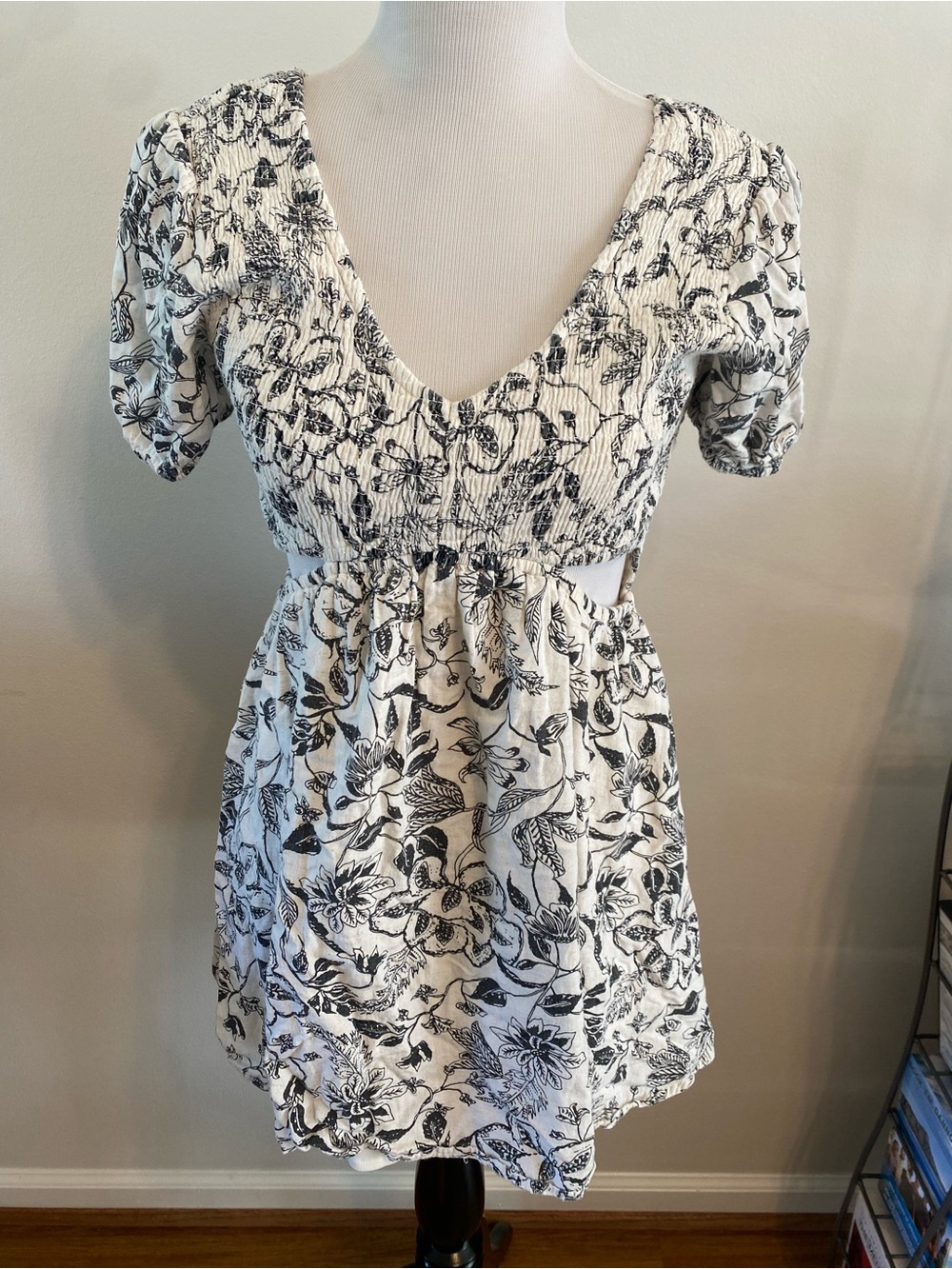 Jessica Simpson White and Black Floral Mini Dress